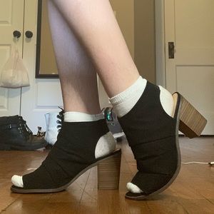 Time and Tru Open Toe Heels. Size 7. Black.